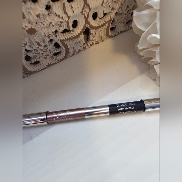 LimeLife by Alcone Enduring Eyeliner Pencil Duo (In Love/With Myself) - Picture 2 of 3